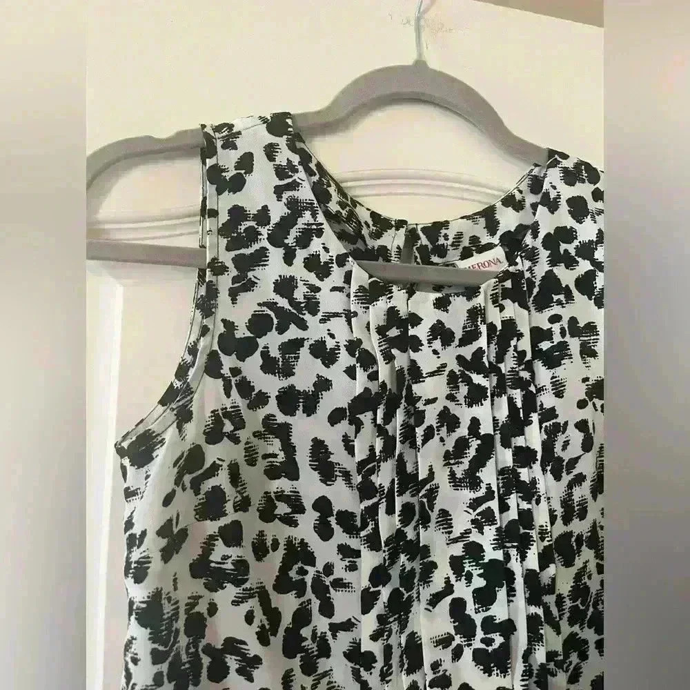 EUC Merona Brand Sleeveless White Blouse with Black Design Women’s XS - Picture 3 of 11
